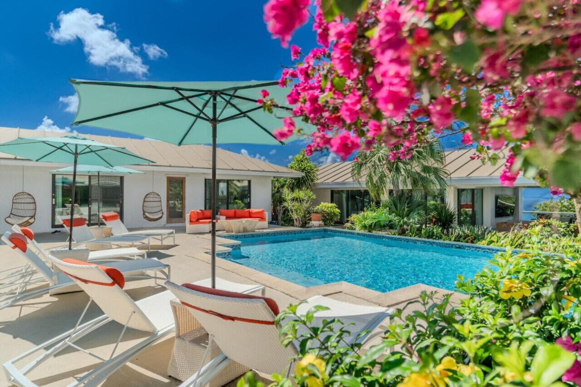 Royal Villa With A Huge Swimming Pool Cowell Battery Ngoại thất bức ảnh